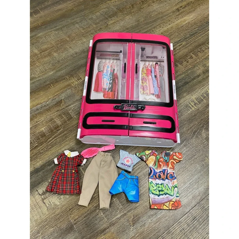 Mattel Barbie Ultimate Closet Pink Portable Doll Fashion Case DMT57 with Outfits